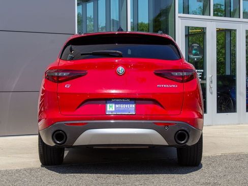Used 2023 Alfa Romeo Stelvio Ti AWD/4WD image 9