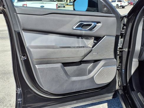 Used 2022 Land Rover Range Rover Velar R-Dynamic S image 24