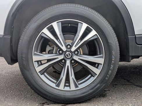 Used 2020 Nissan Rogue SV w/ Premium Package AWD/4WD image 12