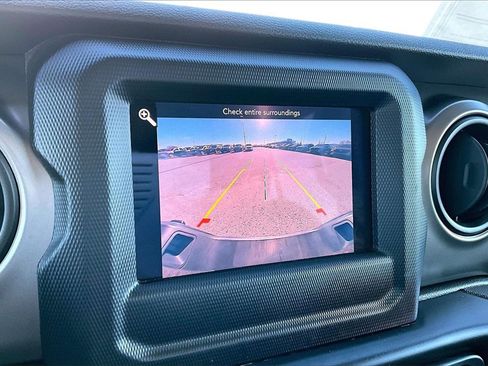 Used 2020 Jeep Gladiator Sport w/ Quick Order Package 24S image 19