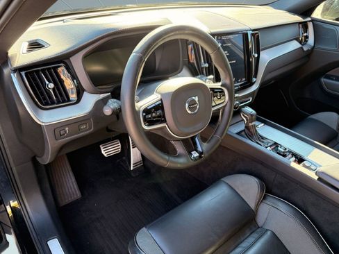 Used 2020 Volvo XC60 T6 R-Design w/ Protection Package Premier image 4