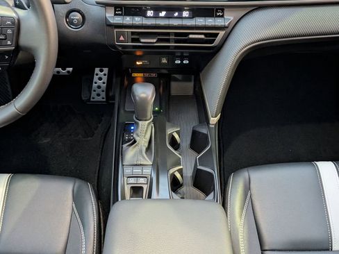 Certified 2025 Toyota Camry SE image 19