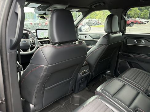 Certified 2025 Ford Explorer ST-Line RWD image 23