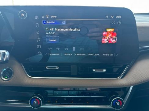 Used 2025 Chevrolet Equinox ACTIV w/ Safety and Technology Package FWD image 9