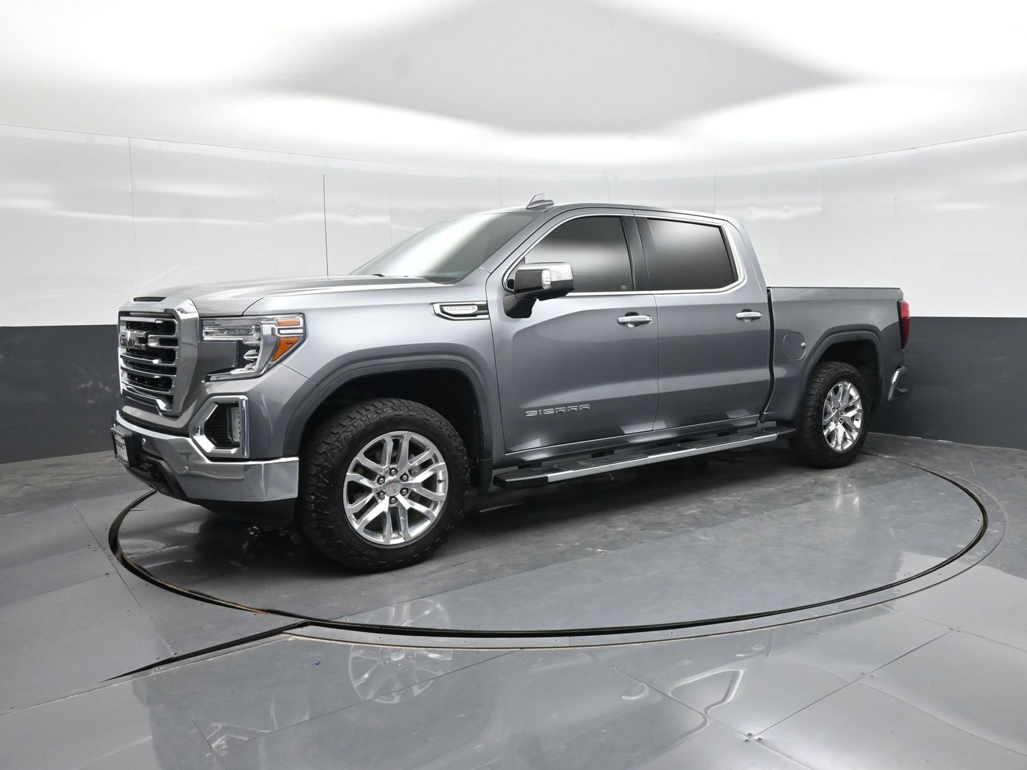 Used 2019 GMC Sierra 1500 SLT RWD image 1