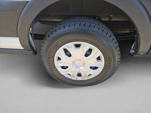 Used 2023 Ford Transit 350 XLT image 9