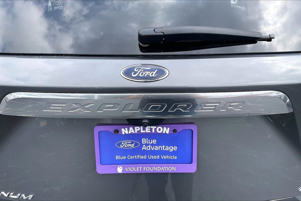 Certified 2022 Ford Explorer Platinum w/ Equipment Group 601A AWD/4WD image 32