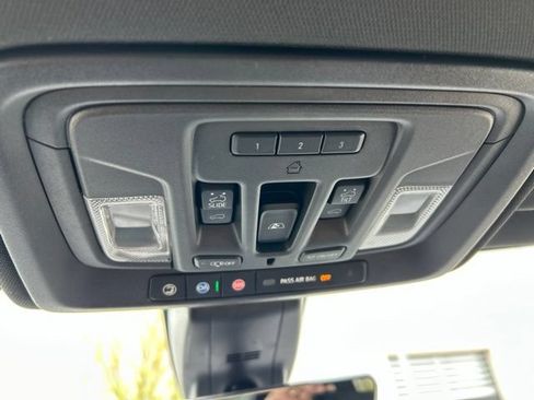 Used 2021 GMC Sierra 1500 AT4 w/ Technology Package AWD/4WD image 28