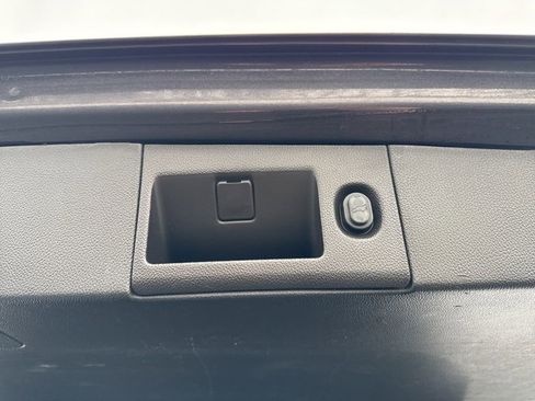 Used 2015 Cadillac Escalade Luxury image 20