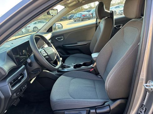 Used 2025 Kia K4 LXS image 25