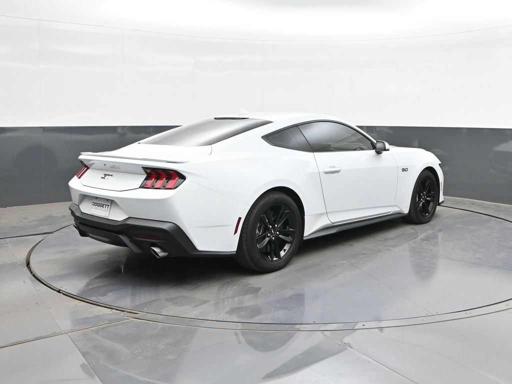 Used 2025 Ford Mustang GT RWD image 10