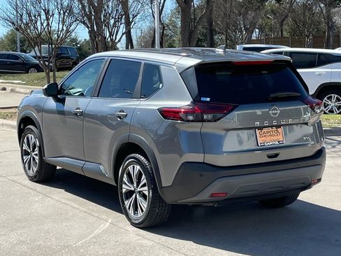 Used 2023 Nissan Rogue SV image 4