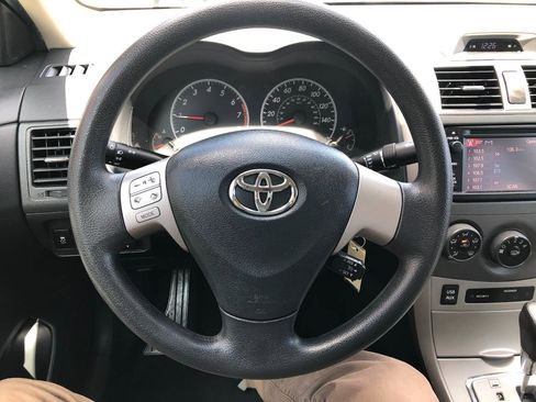 Used 2013 Toyota Corolla LE FWD image 17