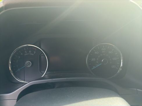 Used 2015 Ford F150 Platinum w/ Equipment Group 701A Luxury image 13