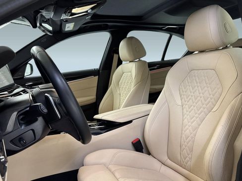 Certified 2023 BMW 530i w/ Premium Package RWD image 5