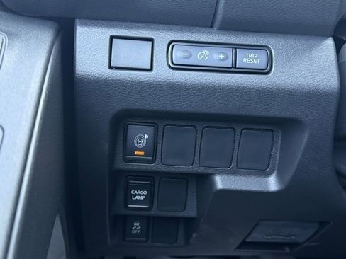 Certified 2025 Nissan Frontier SV image 25