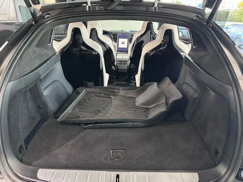 Used 2016 Tesla Model X 90D image 25