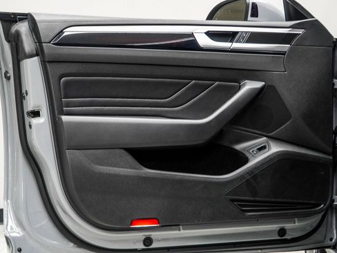 Used 2023 Volkswagen Arteon SEL image 33