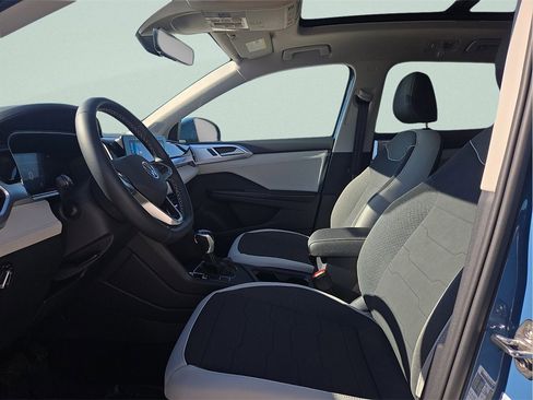 New 2026 Volkswagen Taos SE image 16