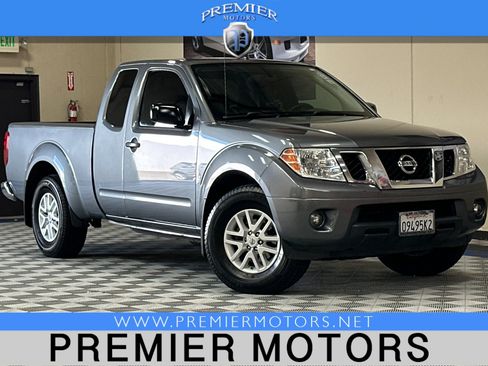 Used 2018 Nissan Frontier SV RWD image 1