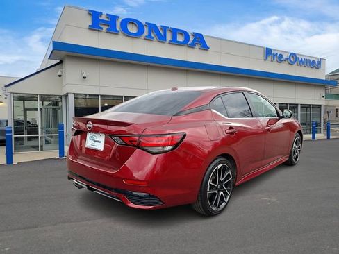 Used 2025 Nissan Sentra SR w/ SR Premium Package image 4