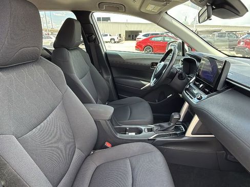 Used 2024 Toyota Corolla Cross LE AWD/4WD image 31