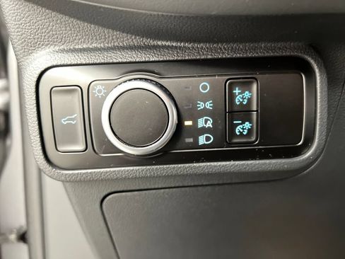 Used 2025 Ford Explorer Active AWD/4WD image 55