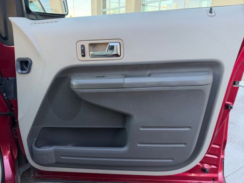 Used 2007 Ford Edge SE image 16