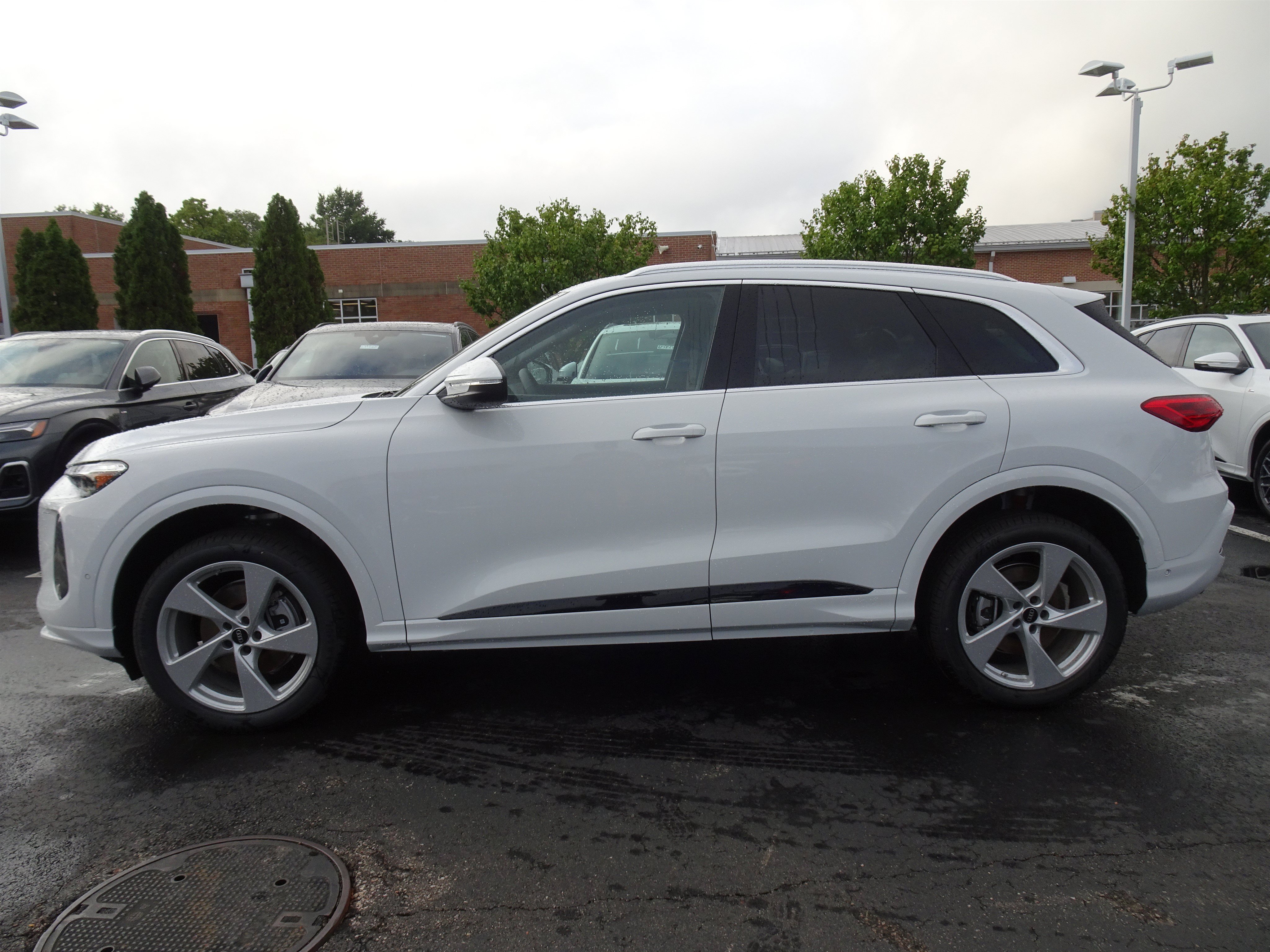 New 2026 Audi Q5 Premium Plus AWD/4WD image 2