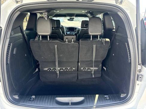 Used 2025 Chrysler Voyager LX FWD image 7
