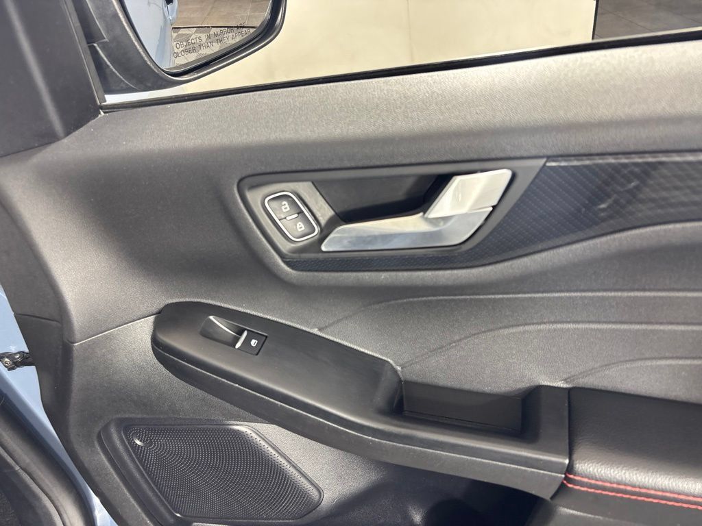 Used 2025 Ford Escape ST-Line FWD image 21