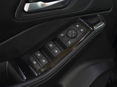 Used 2025 Nissan Rogue SV AWD/4WD image 20