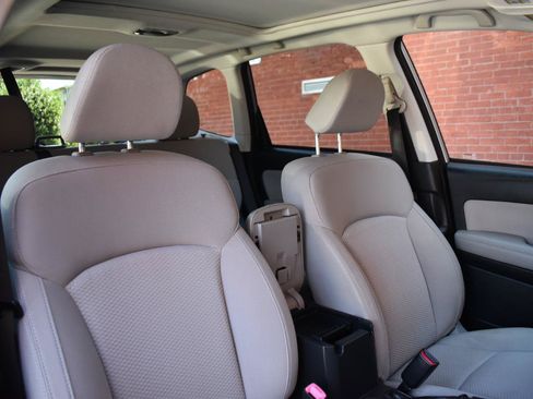 Used 2016 Subaru Forester 2.5i Premium w/ All-Weather Package AWD/4WD image 18