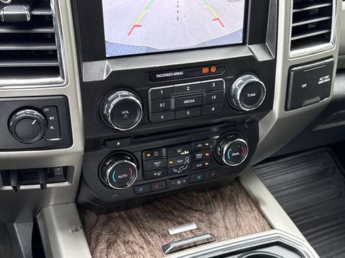 Used 2018 Ford F350 Lariat w/ Lariat Ultimate Package AWD/4WD image 25