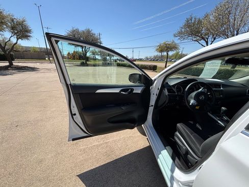 Used 2018 Nissan Sentra S image 12