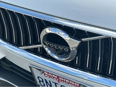 Used 2019 Volvo S60 T8 Inscription image 34