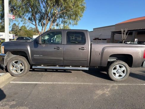 Used 2011 Chevrolet Silverado 2500 LTZ w/ LTZ Plus Package image 19