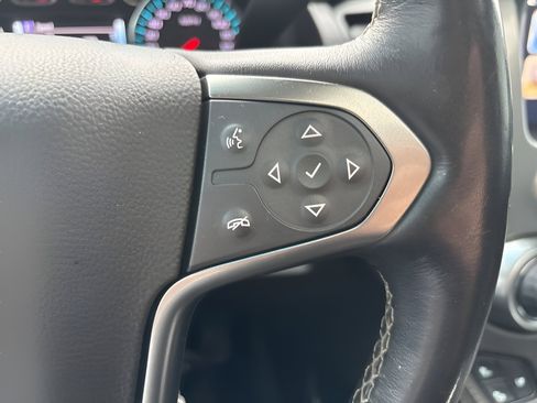 Used 2020 Chevrolet Suburban Premier image 23