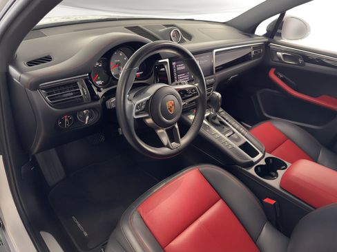 Used 2021 Porsche Macan S AWD/4WD image 4