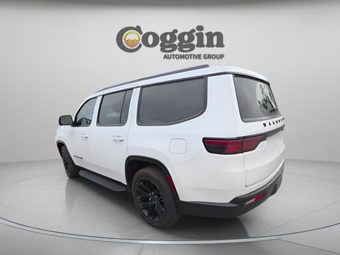 Used 2024 Jeep Wagoneer Series II image 6