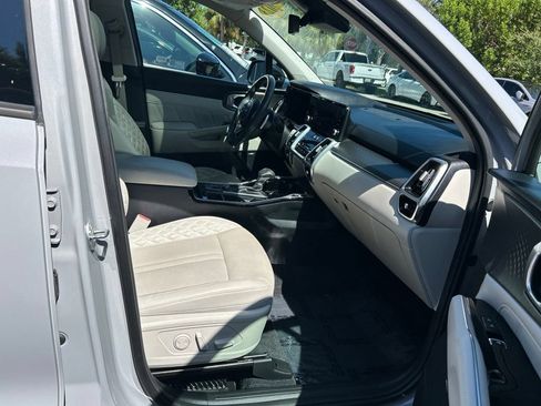 Used 2023 Kia Sorento SX AWD/4WD image 40