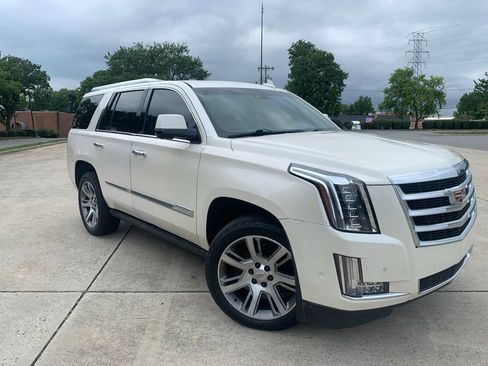 Used 2015 Cadillac Escalade Premium RWD image 5