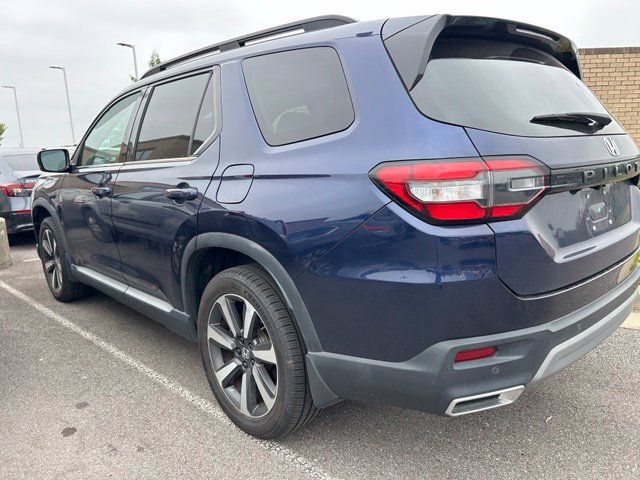 Used 2023 Honda Pilot Touring image 4