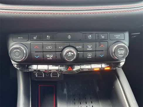 Certified 2025 Dodge Durango GT image 25