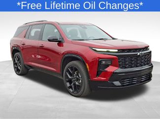 Used 2024 Chevrolet Traverse RS video 1