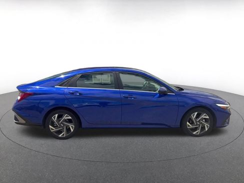 Used 2025 Hyundai Elantra SEL FWD image 13