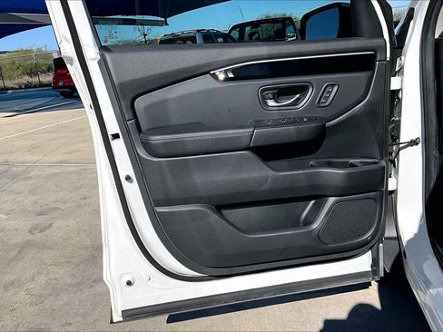 Used 2025 Honda Pilot EX-L image 21