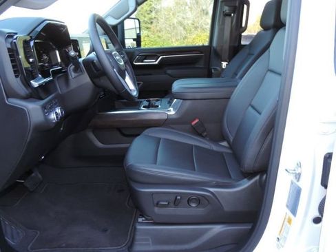 Used 2025 GMC Sierra 2500 SLT w/ SLT Convenience Package image 21