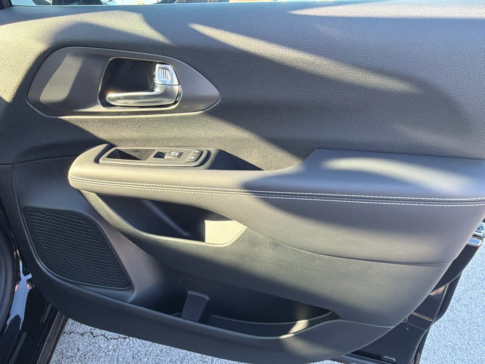New 2026 Chrysler Pacifica Select FWD image 12