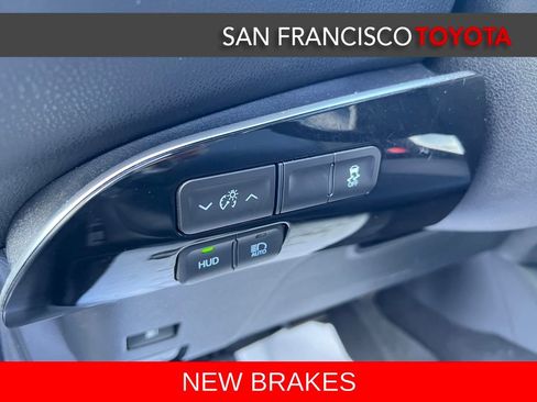 Used 2016 Toyota Prius Four image 34